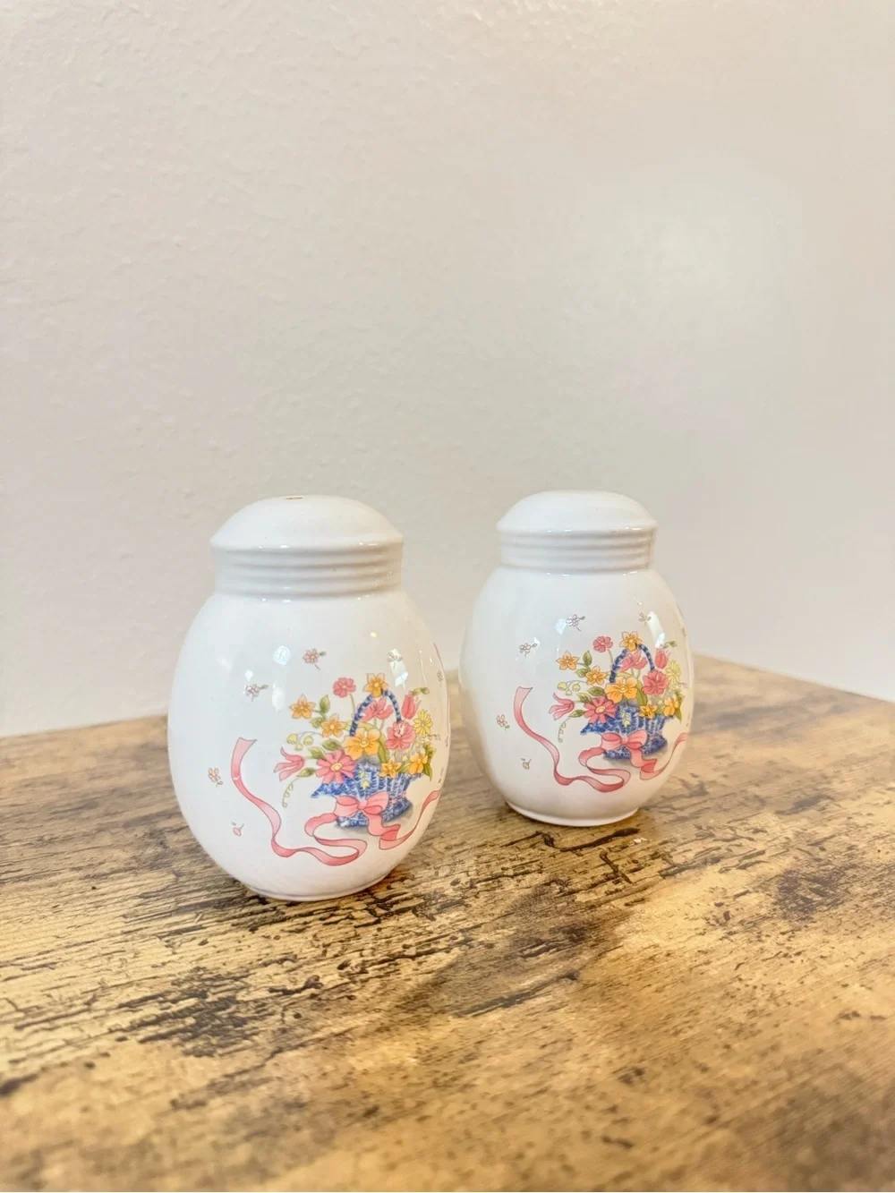 Floral Basket Ceramic Salt & Pepper Shakers |Set of 2